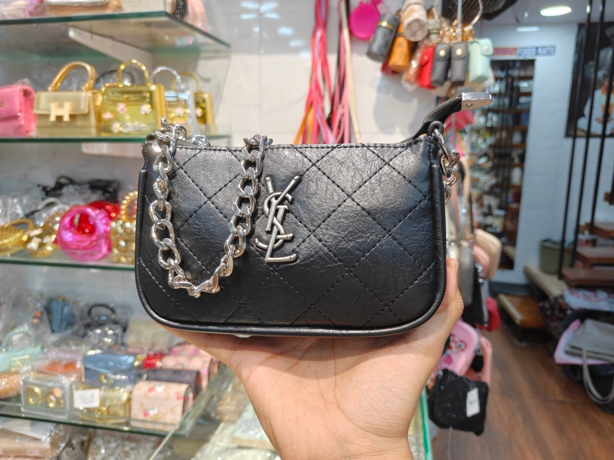 Y*L and ch**el with 2 Belts and and Chain sling